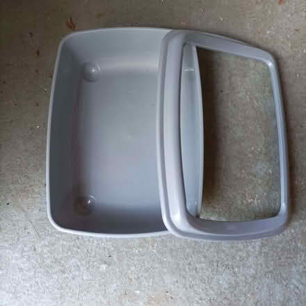 Photo of free cat litter box (Old Woking GU22) #2