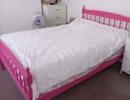 Photo of free Duvet cover with pillow cases (Barry CF62) #1