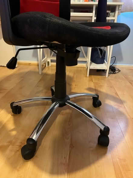 Photo of free Gaming chair (Kt2) #3