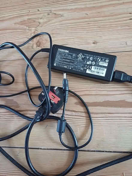 Photo of Laptop Toshiba charger (Oxford OX2) #1