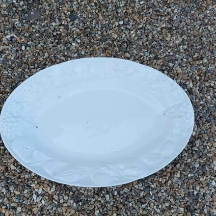 Photo of free large ceramic plate (Old Woking GU22) #1