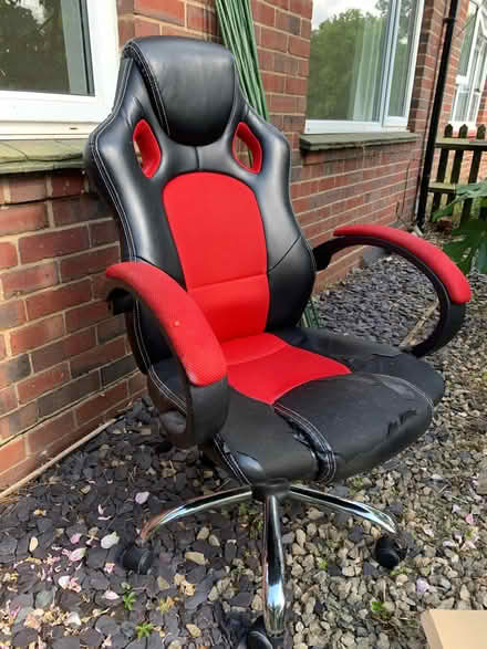 Photo of free Chair (Wimbledon , SW19) #1
