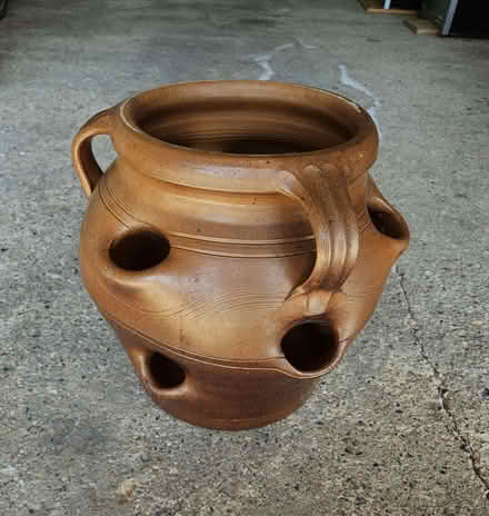 Photo of free Plantpot (Kings Langley WD4) #1