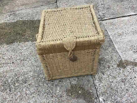 Photo of free Small rotten box (DE21) #4