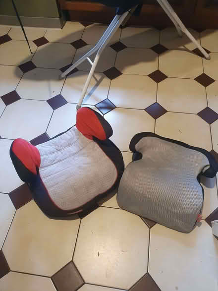 Photo of free Child car booster seat (St Pauls Ward GU15) #2