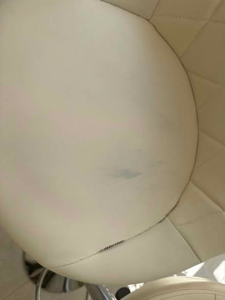 Photo of free White Bar Stools (KT12) #4