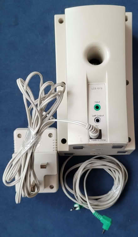 Photo of free Small speaker (Slough central SL1) #1