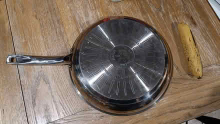 Photo of free Tefal 30cm frying pan damaged (Shirley CR0) #2