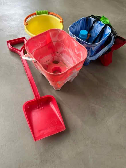 Photo of free Bucket and spades (Twickenham TW1) #1