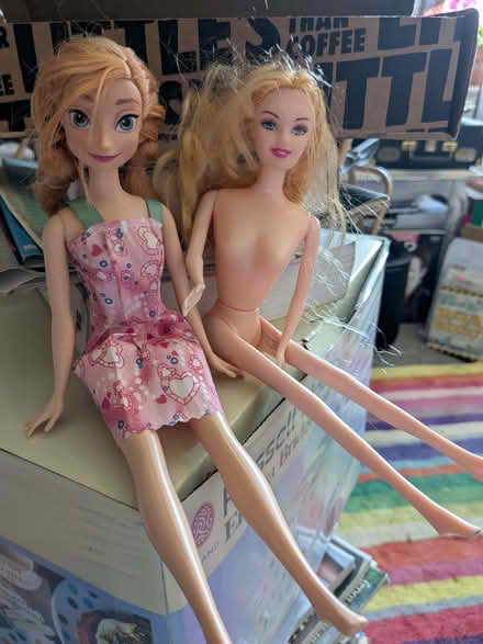 Photo of free 2 dolls (Cam GL11) #1