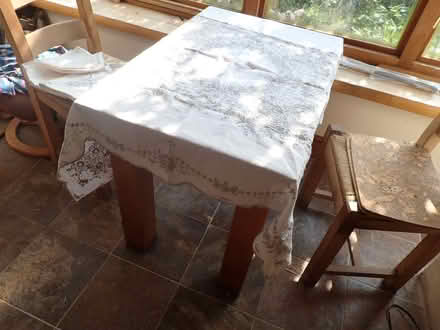 Photo of free Old-fashioned embroidered tablecloths (Fairfield LA1) #1