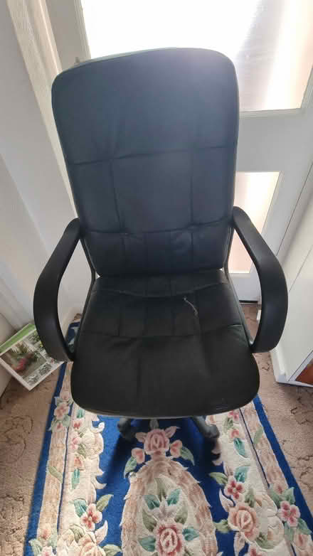 Photo of free An armchair mixed condition i donnt think it has a fire labe (Locking Stumps WA3) #1