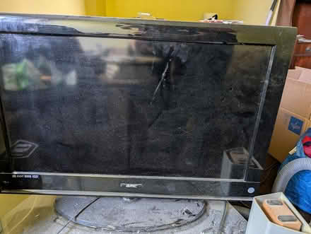Photo of free 32" television (Govanhill, G42) #1