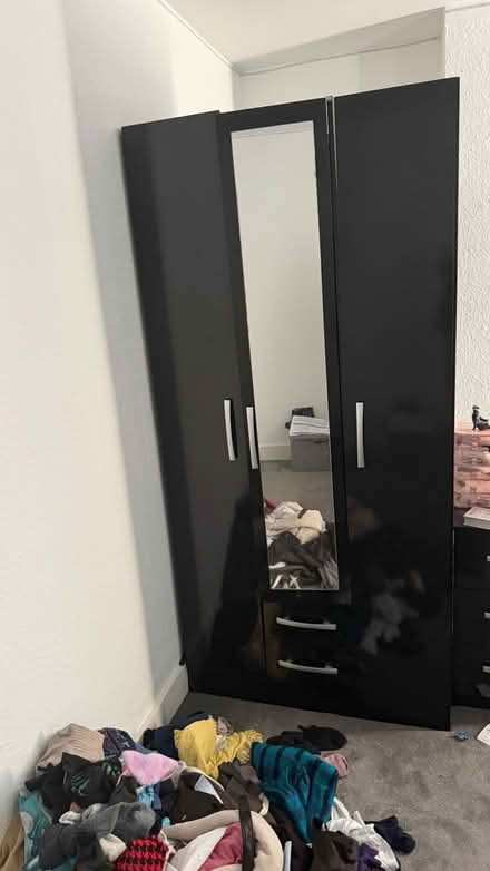 Photo of free 3door mirror wardrobe (OX4 Cowley) #2