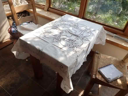 Photo of free Old-fashioned embroidered tablecloths (Fairfield LA1) #3