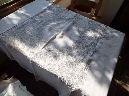 Photo of free Old-fashioned embroidered tablecloths (Fairfield LA1) #4