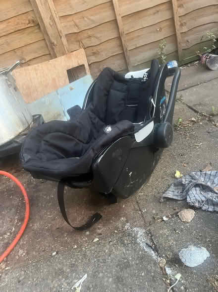 Photo of free Baby swing and car seat (Chadwel Heath RM8) #3