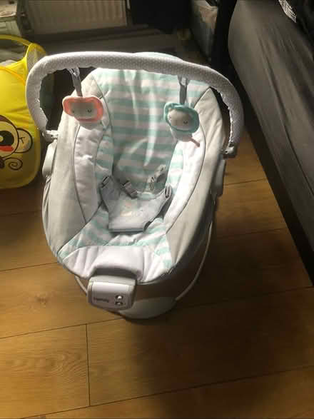 Photo of free Baby swing and car seat (Chadwel Heath RM8) #1