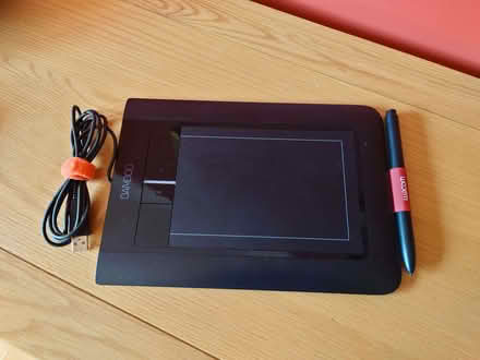 Photo of free Wacom Bamboo A5 Tablet CTH-460 Pen & Touch tablet (Purley on Thames RG8) #4