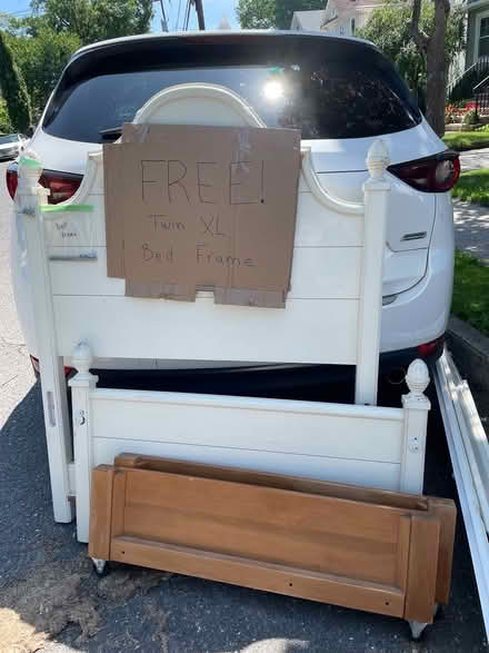 Photo of free trundle bed (Red Bank) #2