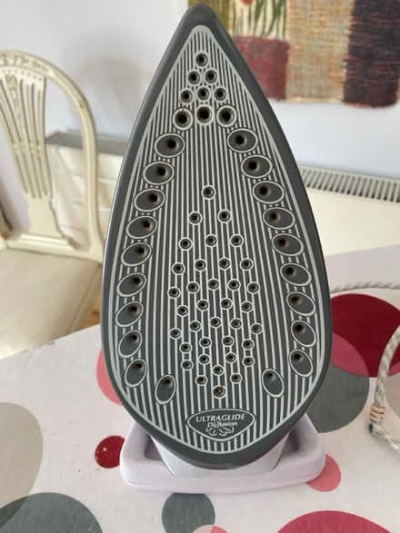 Photo of free Steam iron (Chiswick W4) #1