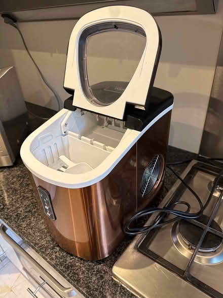 Photo of free Cooks professional icemaker (St. Johns Wood NW8) #2