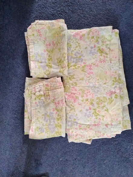 Photo of free Double duvet cover and 2 pillowcases (Cheadle Hulme SK8) #1