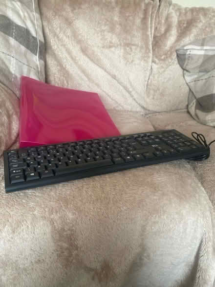 Photo of free Computer keyboard / A4 Ring binder (Whins of Milton FK7) #2