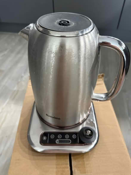Photo of free Breville Kettle + Broken Lid (Upton Gardens) #1