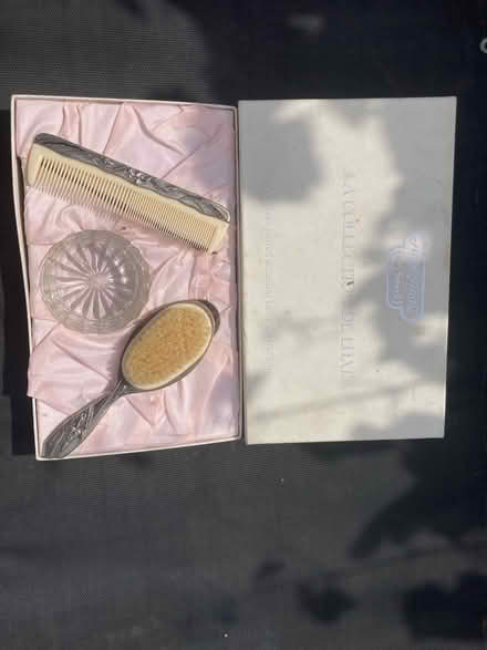 Photo of free Brush and comb (RG8 Pangbourne) #1