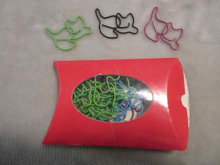 Photo of free cat-shaped paper clips, small box (North Cambridge) #1