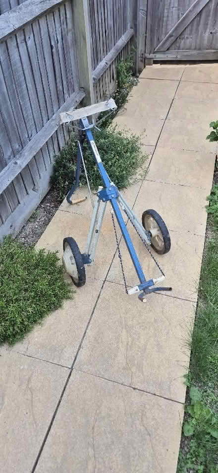Photo of free Golf caddy (Sheddingdean RH15) #1