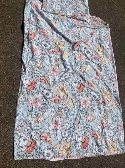 Photo of free Single duvet cover pillow (Old Winsdor SL4) #1