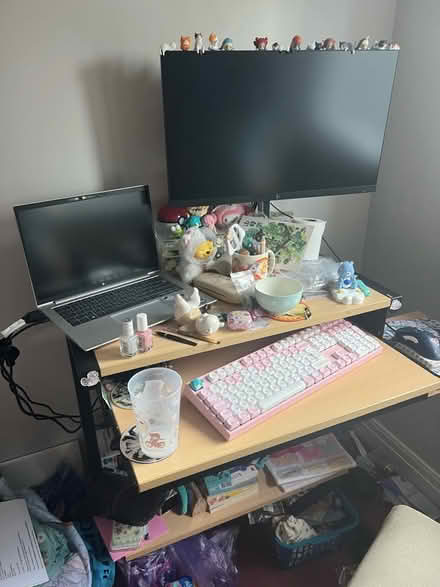 Photo of free Computer desk needs gone before Sunday am (Chipping Sodbury BS37) #1