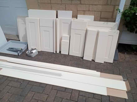 Photo of free Howdens Burford cream kitchen parts (Whiteshill.) #1