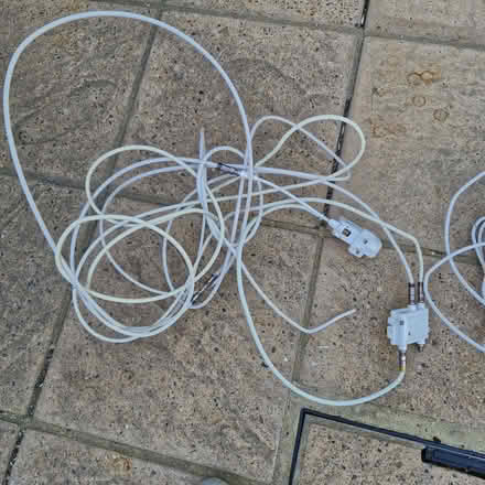 Photo of free Router/Splitter cable (Hook KT9) #1