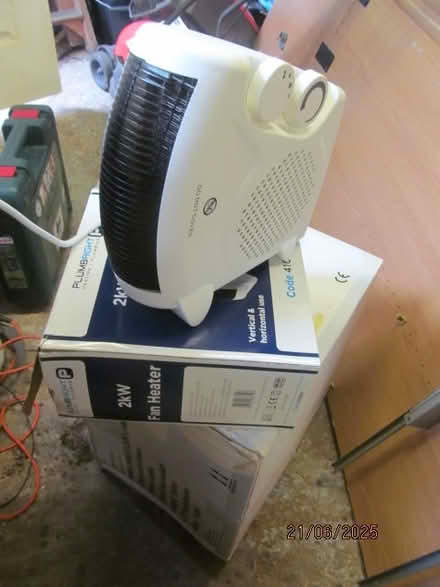 Photo of free Plum wright 2kw fan heater boxed (didsbury M20) #2