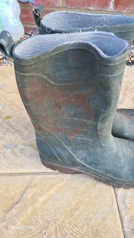 Photo of free Size 9 Green Wellies (CT12) #2