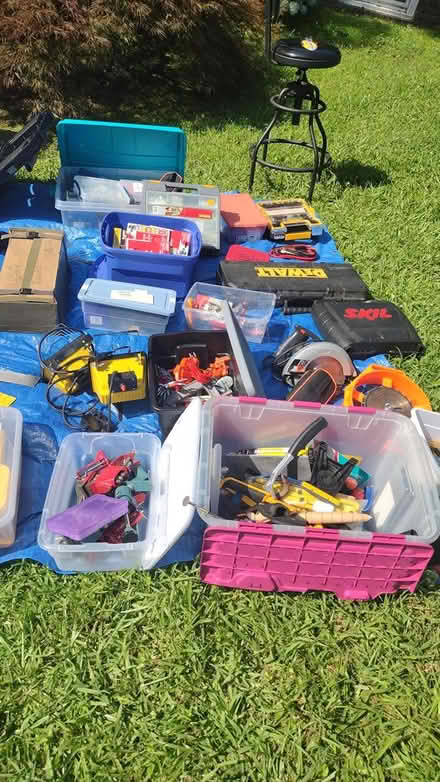 Photo of free Curb alert (265 Robinson Dr Carrollton GA) #3