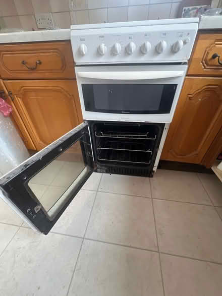 Photo of free Gas hob and oven (SS9 3JX) #3