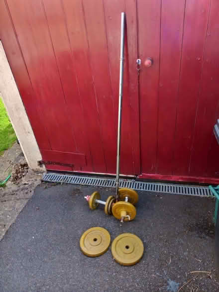 Photo of free Weightlifting Equipment (Vale of White Horse OX14) #1