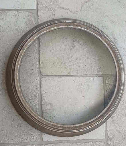 Photo of free Old Metal Circular frame & circular glass/plastic (Risinghurst OX3) #3