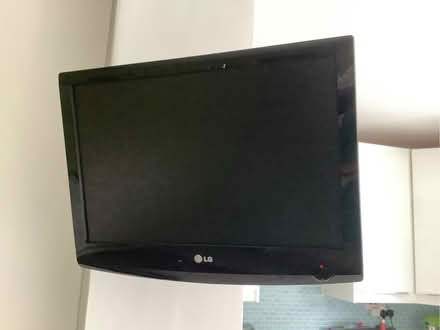 Photo of free LG 18” TV with wall bracket (Chorley SK9) #1