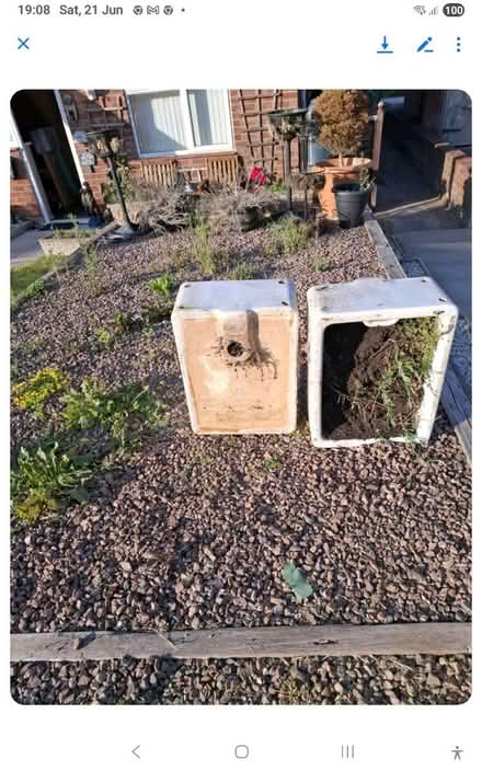 Photo of free Belfast sink (B97 6PA) #1