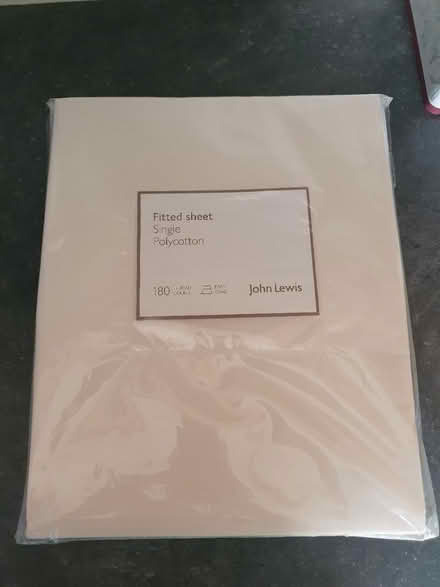 Photo of free White single fitted sheet (TS18 Grangefield) #1