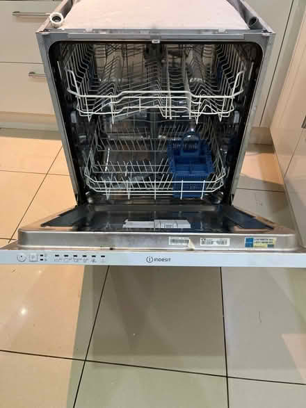 Photo of free Integrated Dishwasher (Radlett WD7) #1
