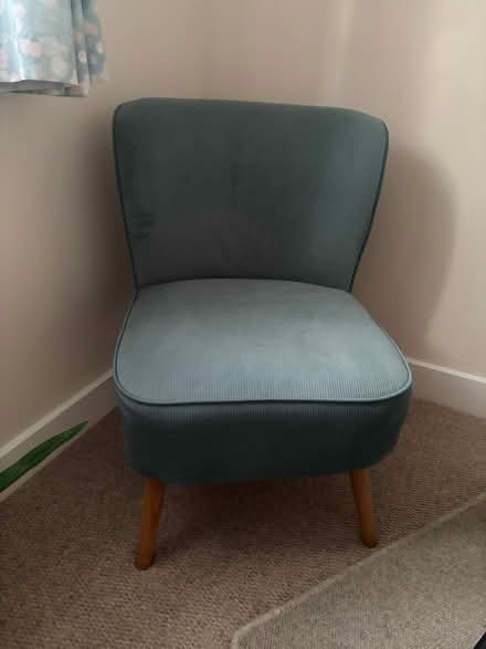 Photo of free Teal green small chair (Merton Rise RG24) #1