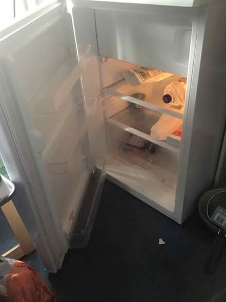 Photo of free White fridge (Roehampton SW15) #1