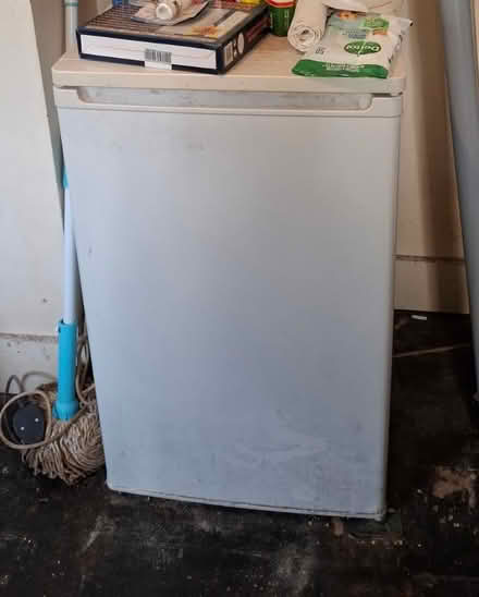 Photo of free Old freezer for parts + other items (Tufnell Park N19) #1