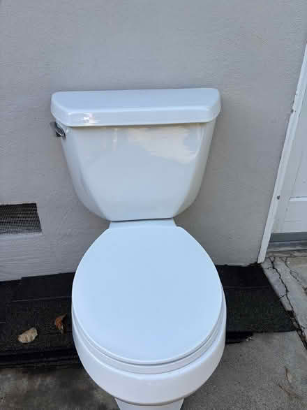 Photo of free Standard toilet commode (94087) #1